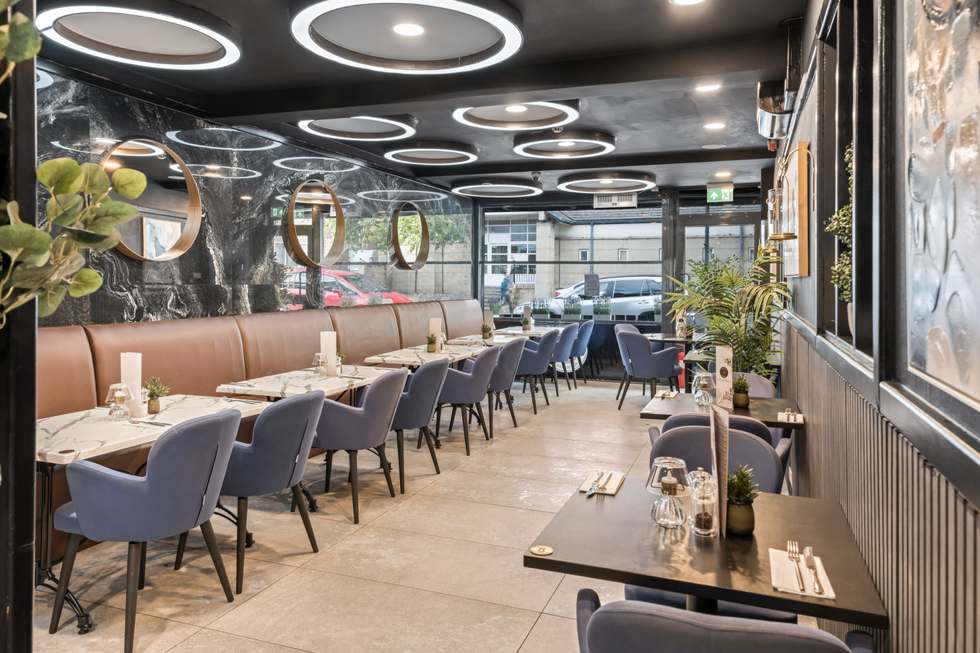 Dining room seating with a view onto the street