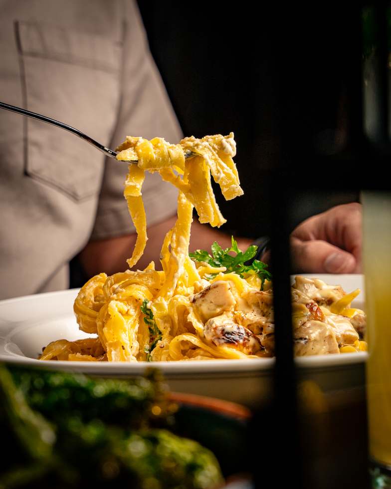 Creamy tagliatelle with smoked chicken